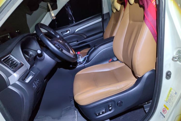 Used Toyota Highlander 2018 2.0T Four-Wheel Drive Knight Edition 7 Seats China VI Standard
