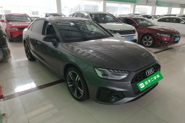 Used Audi A4L 2022 40 TFSI Luxury Dynamic Model Front Right 45 Deg