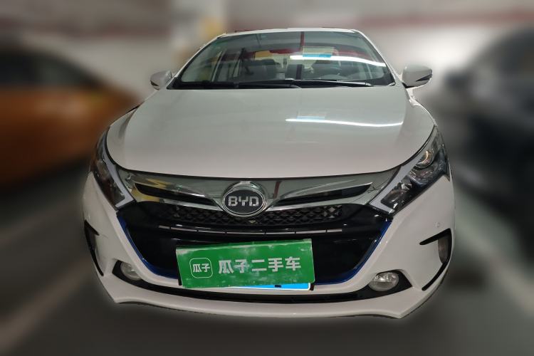 Used BYD Qin New Energy 2015 1.5T Dual-Crown Flagship Plus Edition

