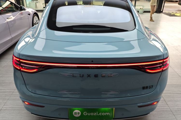 Used Hima Luxeed S7 2025 855 km Max