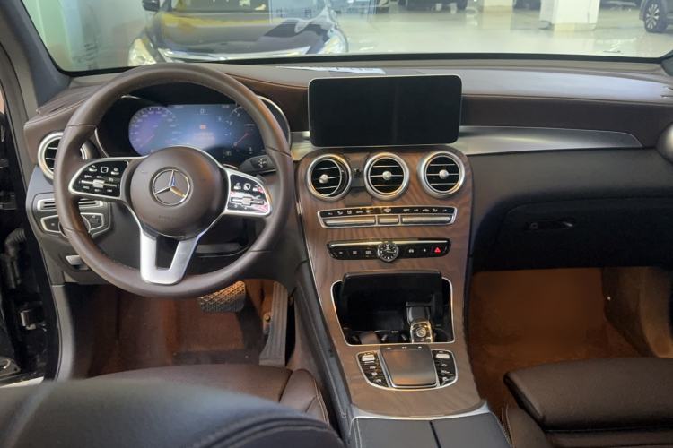 Used Mercedes-Benz GLC 2021 GLC 260 L 4MATIC Luxury Model Interior 2