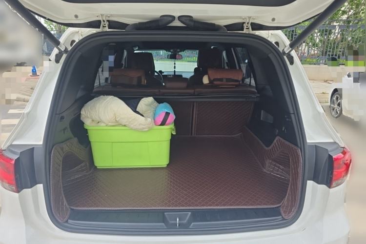 Used Mercedes-Benz GLB 2022 Second Facelift GLB 200 Dynamic Edition Trunk