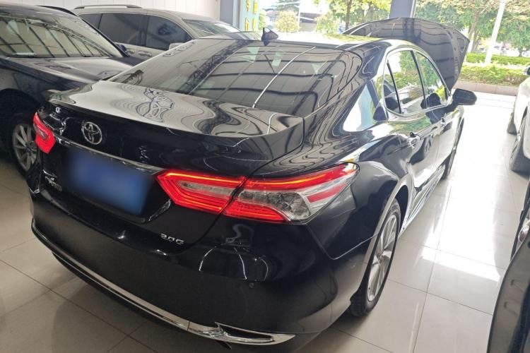 Used Toyota Camry 2023 2.0G Luxury Edition
