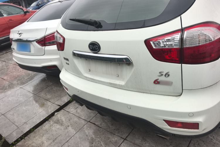 Used BYD S6 2014 2.4L Automatic Prestige 5-Seater
