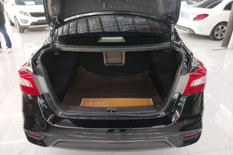 Used Nissan Sylphy 2016 1.6 XL CVT Luxury Edition Trunk