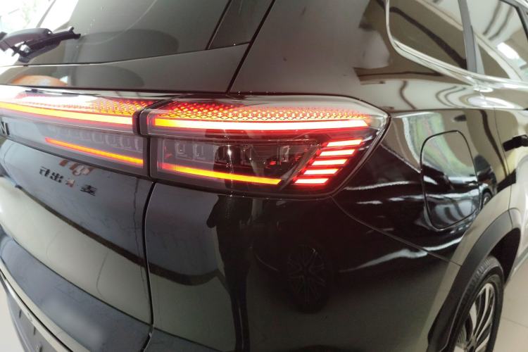 Used Chery Fengyun T8 2025 1.5T 130 km Comfort Edition 5-Seater Right Rear Taillight