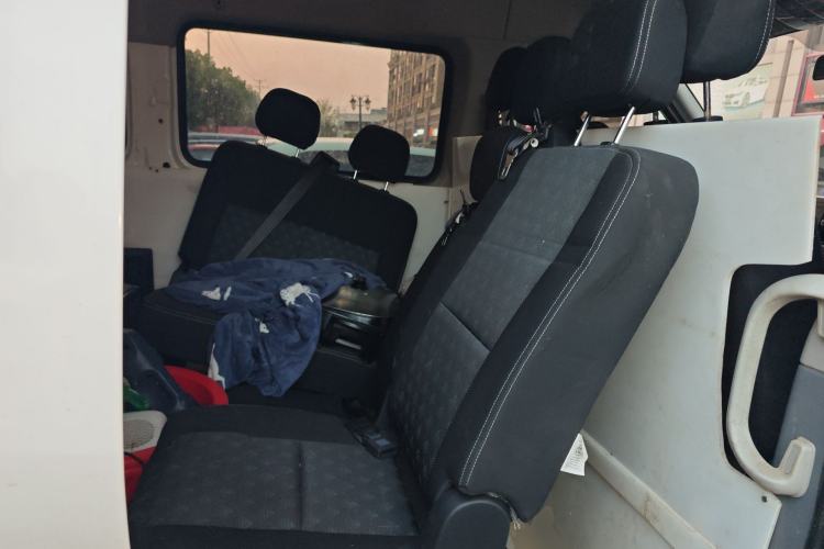 Used SAIC MAXUS Xintu V80 2023 2.0T AMT Classic Aoyuntong Long Wheelbase Mid-Height 6/7/8/9-Seater