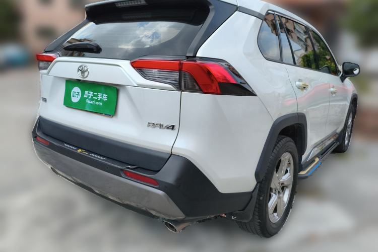 Used Toyota RAV4 2022 2.0L CVT Two-Wheel Drive Fashion Plus Edition