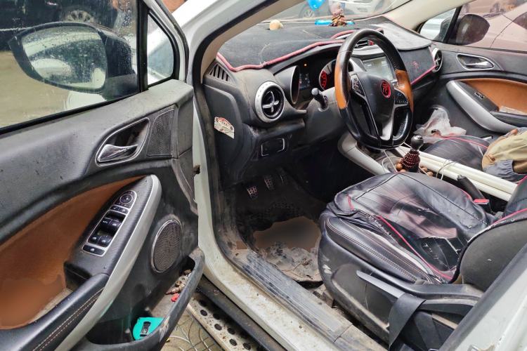 Used BYD Yuan 2016 1.5L Manual Luxury Version