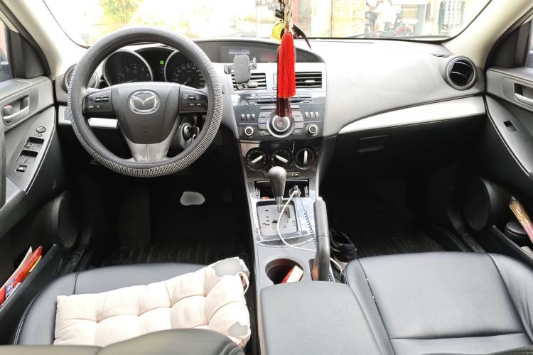 Used Mazda 3 2015 Sedan 1.6L Automatic Elite Model Center Console