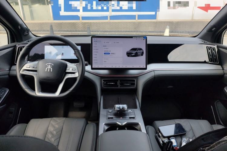 Used BYD Song L DM-i 2024 160 km Excellence Version Center Console