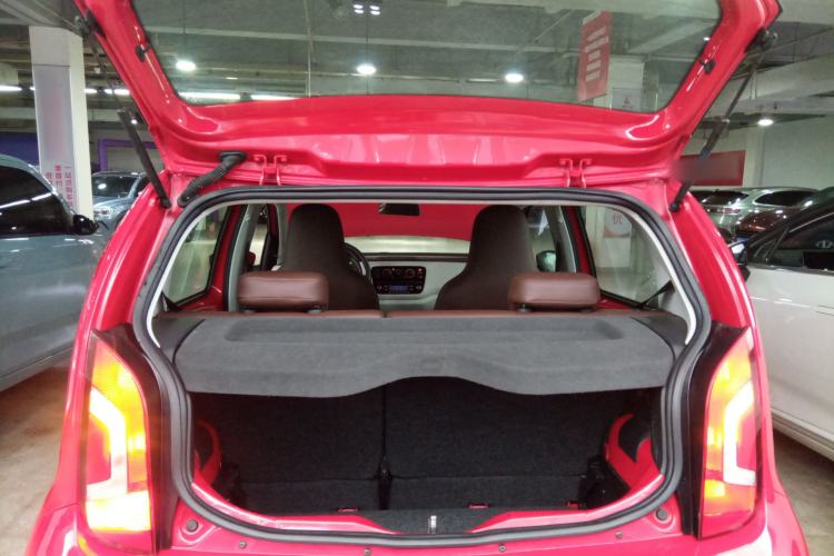 Used Volkswagen up! 2015 1.0L move up!