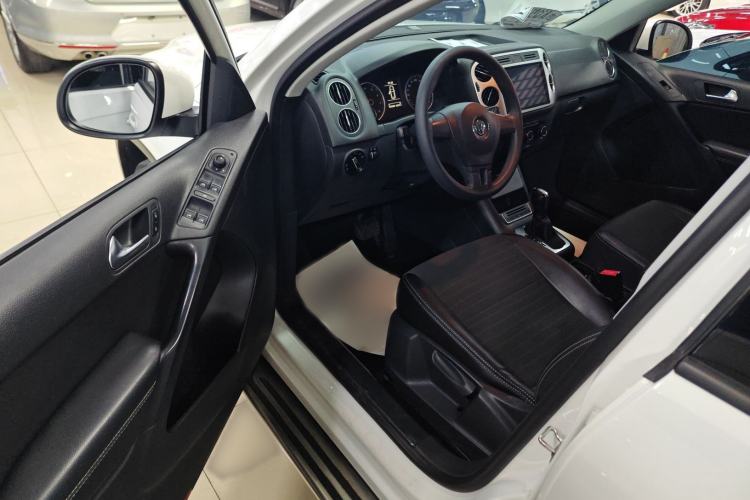 Used Volkswagen Tiguan L 2017 300TSI Automatic Two-Wheel Drive Silk Road Luxury Edition
