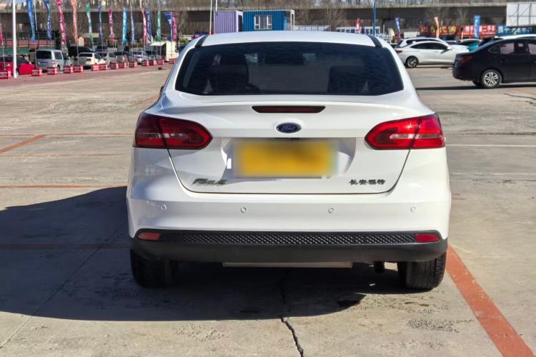 Used Ford Focus 2017 Sedan 1.6L Automatic Comfort Plus SmartDrive Edition Exterior 4