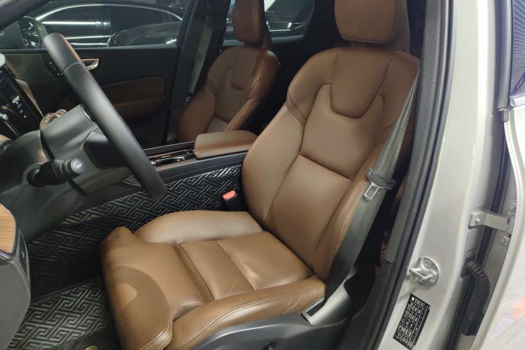 Used Volvo XC60 2024 B5 4x4 Smart Luxury Edition