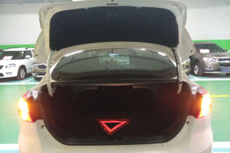 Used Ford Focus 2012 Sedan 1.6L Automatic Fashion Edition
