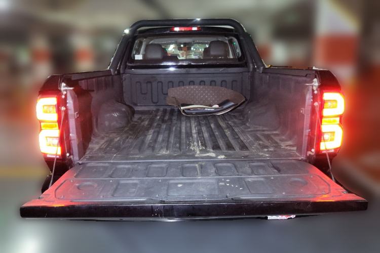 Used Great Wall King Kong Poer 2022 2.0T Manual Diesel Two-Wheel Drive Elite Version with Long Bed GW4D20M
