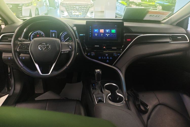 Used Toyota Camry 2022 2.0GVP Premier Edition Center Console