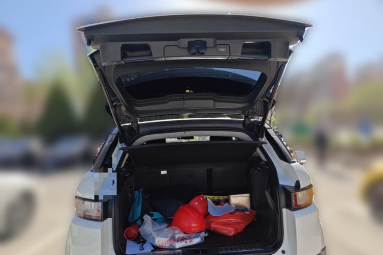 Used Land Rover Range Evoque 2018 240 PS SE Smart Brilliance Edition Trunk