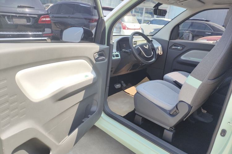 Used Wuling Hongguang MINIEV 2021 Macaron Premium Model – Lithium Iron Phosphate Driver Seat