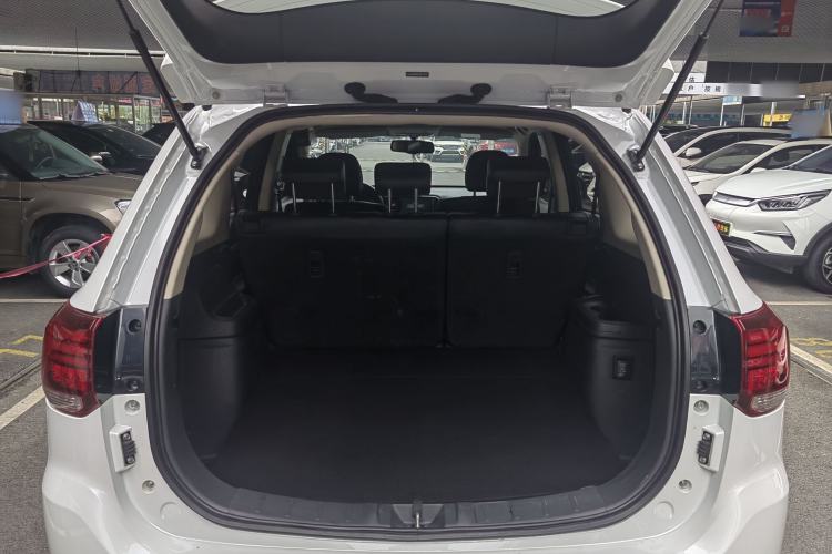 Used Mitsubishi Outlander 2020 2.0L Two-Wheel Drive Enjoyment Version 5 Seats Trunk