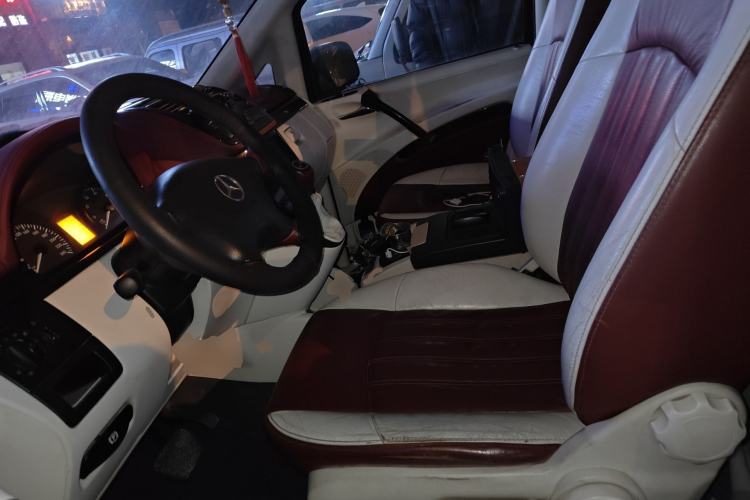 Used Mercedes-Benz Viano  Left Front Seat