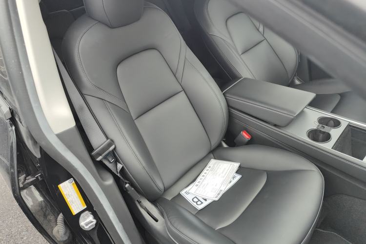 Used Tesla Model Y 2022 Rear-Wheel-Drive Version Right Front Seat