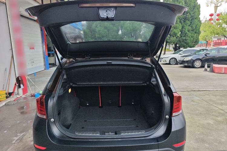 Used BMW X1 2014 xDrive20i Sports Design Package Trunk