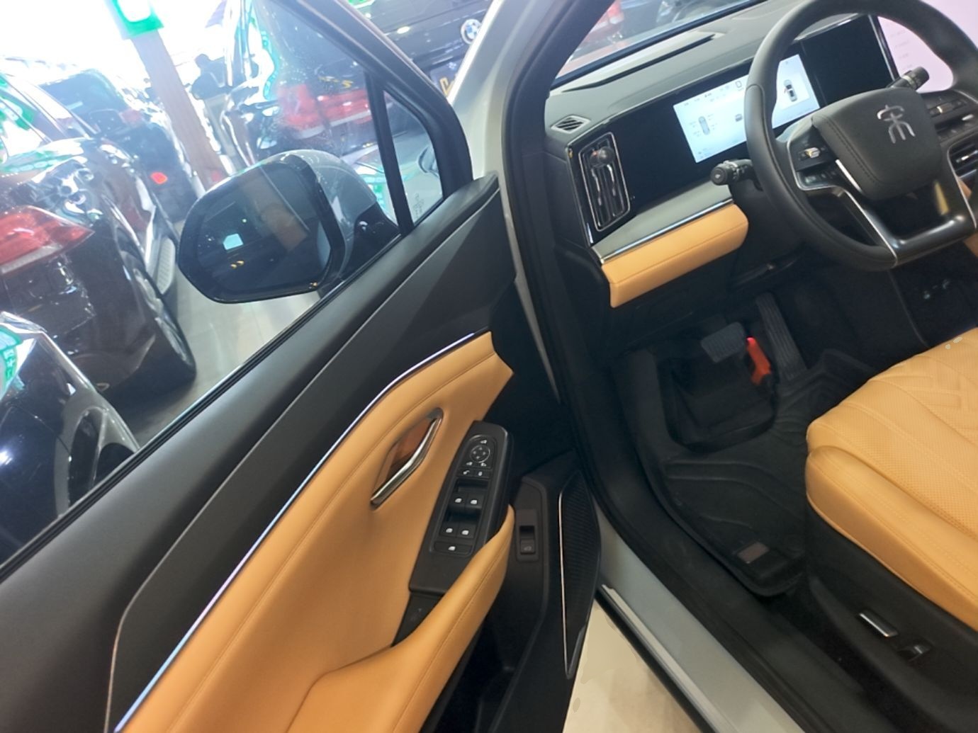 BYD Song L DM-i 2024 160km Beyond Edition — снимка 18