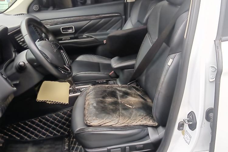 Used Mitsubishi Outlander 2020 2.0L Two-Wheel Drive Enjoyment Version 5 Seats
