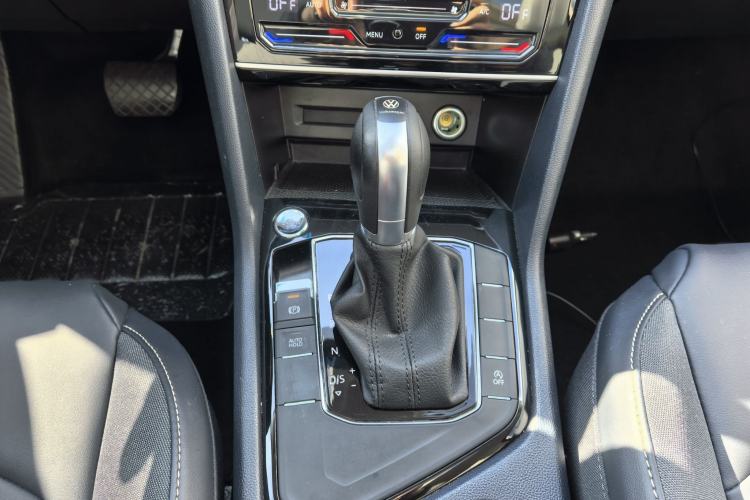 Used Volkswagen Tharu 2024 300TSI Two-Wheel-Drive Moonlight Edition