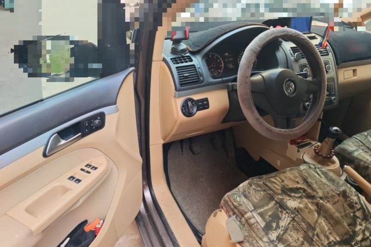 Used Volkswagen Touran 2011 1.4T Manual ZhiShang Edition 5-seater