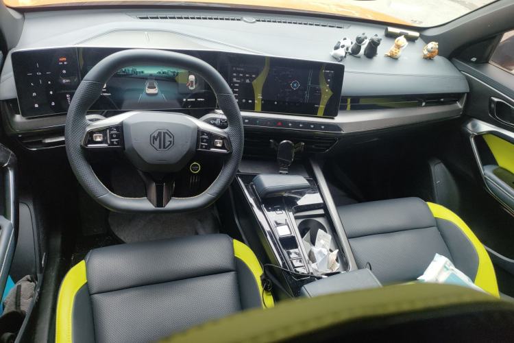 Used MG ONE 2022 α-Smart Sports Series 1.5T Advanced Edition Center Console