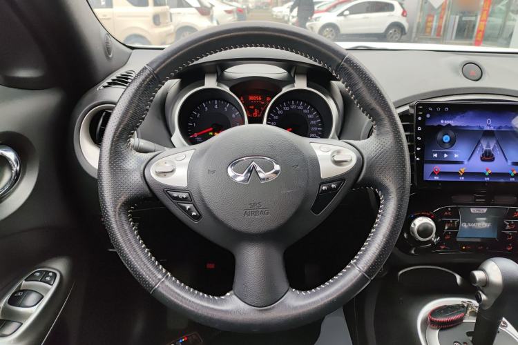 Used Infiniti ESQ 2014 1.6L Spontaneous Edition