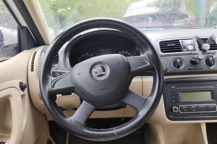 Used Skoda Fabia 2014 1.4L Automatic Crystal Edition
