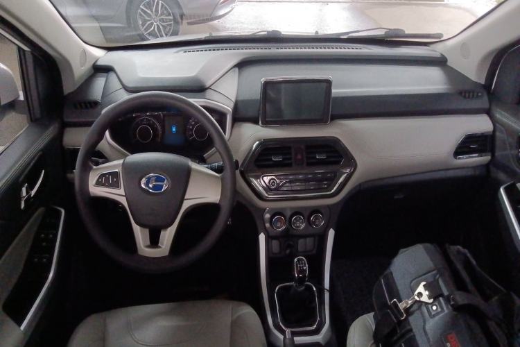 Used BAIC Changhe M70 2017 1.5L manual first-class cabin Center Console