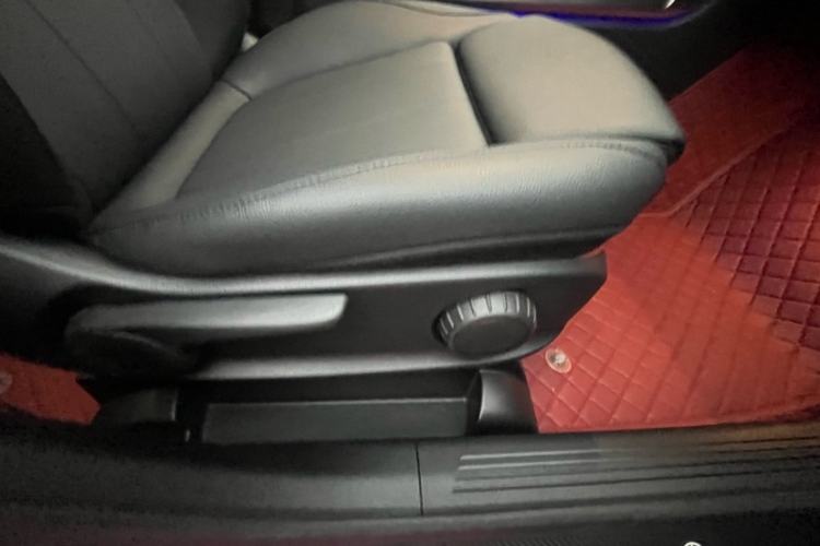 Used Mercedes-Benz GLB 2020 Updated GLB 200 Dynamic Edition Interior 10