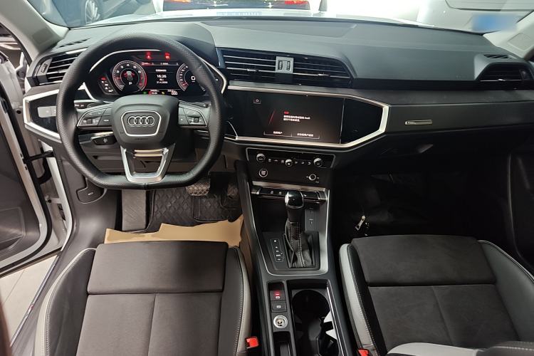 Used Audi Q3 2023 35 TFSI Fashion Dynamic Model (1.5T)
