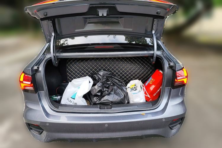 Used Roewe i5 2021 1.5L CVT Diamond Edition Trunk