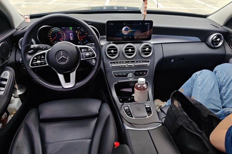 Used Mercedes-Benz C-Class 2019 C 260 Estate Center Console