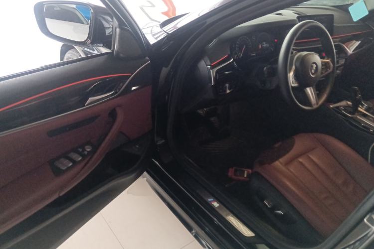 Used BMW 5 Series 2019 530Li Leading Model M Sport Package Driver Seat
