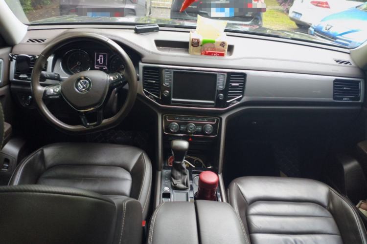 Used Volkswagen Teramont 2017 330TSI Two-Wheel-Drive Luxury Edition Center Console