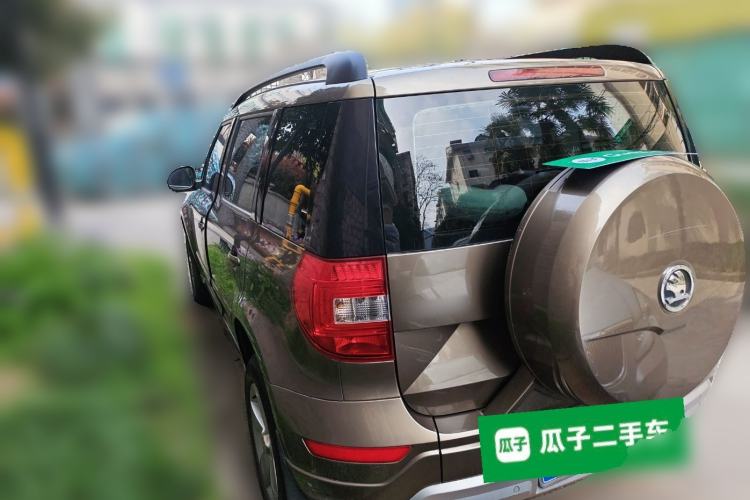 Used Skoda Yeti 2014 1.6L Manual Colorful Edition Rear Left 45 Deg