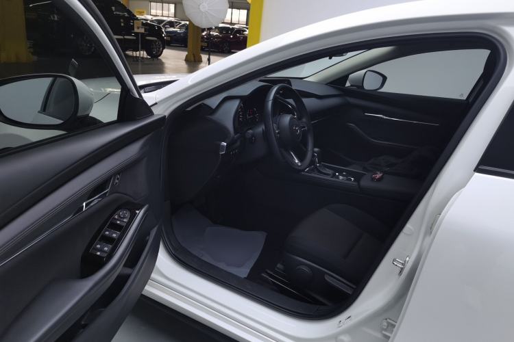 Used Mazda 3 Axela 2021 2.0L Automatic ZhiXuan Edition Driver Seat