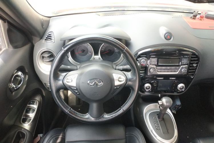 Used Infiniti ESQ 2014 1.6L Spontaneous Edition Steering Wheel