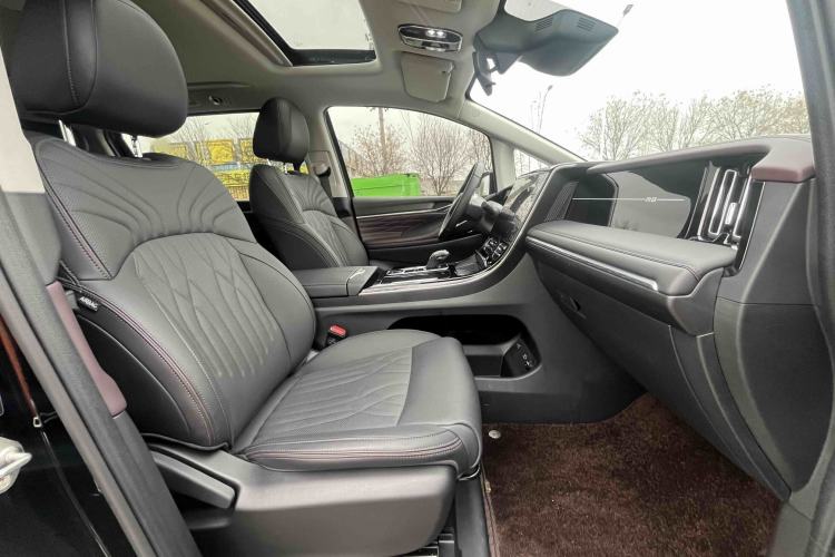 Used GAC Trumpchi M8 2024 Master Series 400T Prestige Edition
