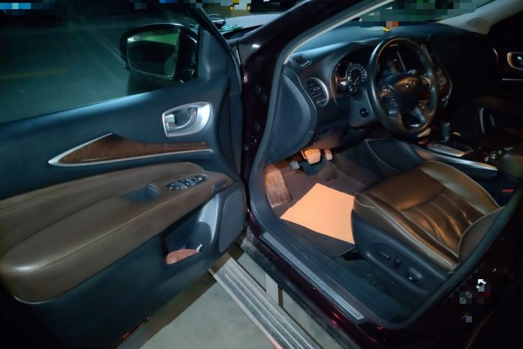 Used Infiniti JX 2013 JX35 Two-Wheel-Drive Excellence Edition