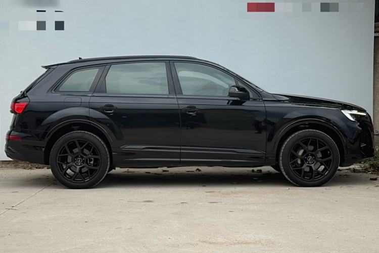 Used Audi Q7 2024 45 TFSI quattro S line Black Warrior Edition
