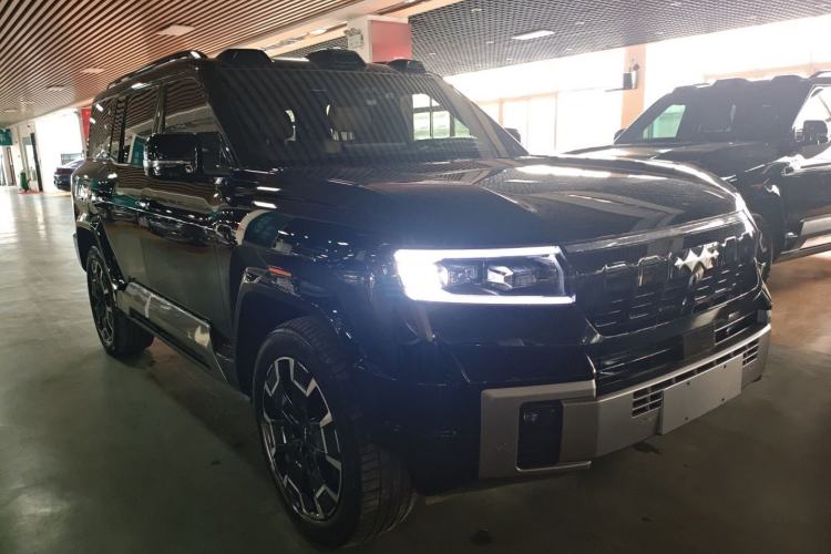 Used Formula Leopard 8 2025 Smart & Brave Flagship Edition 6 Seats Front Right 45 Deg