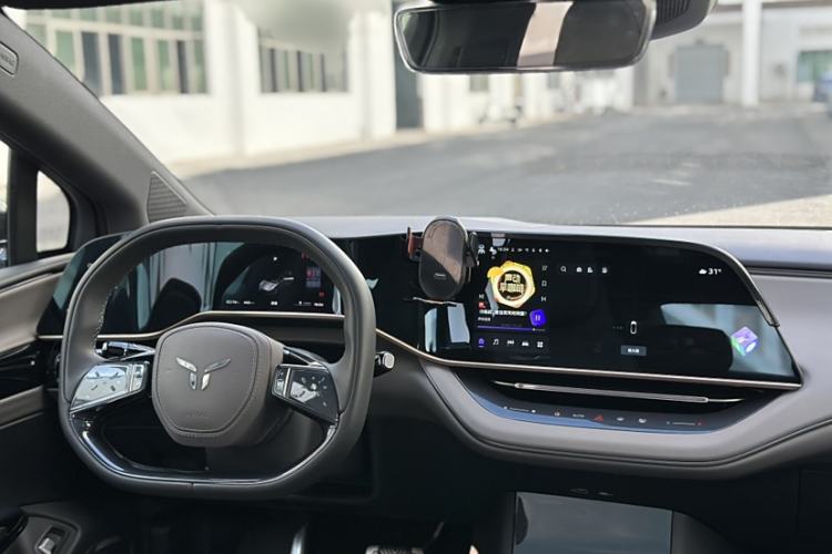 Used Hongqi EH7 2024 600 Pro
